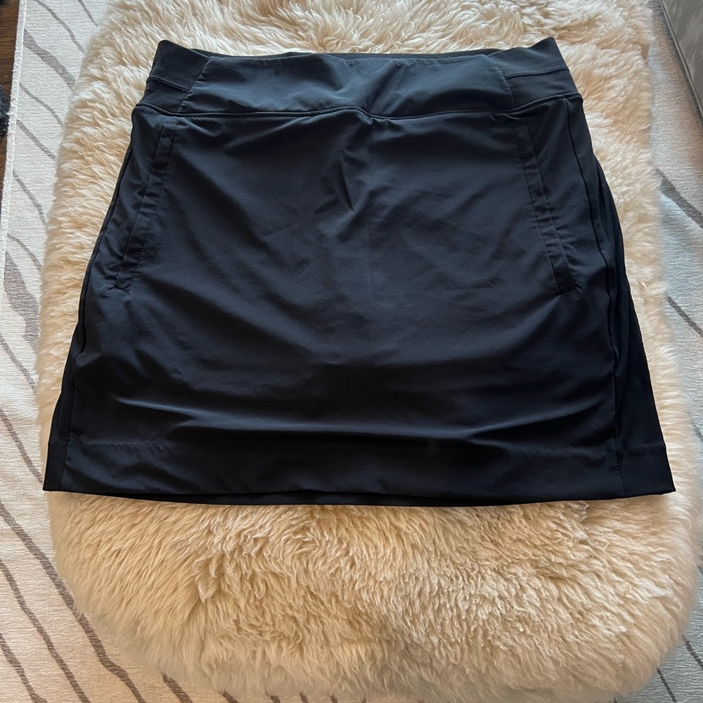 Black Athleta Skirt Built in Shorts Size 6